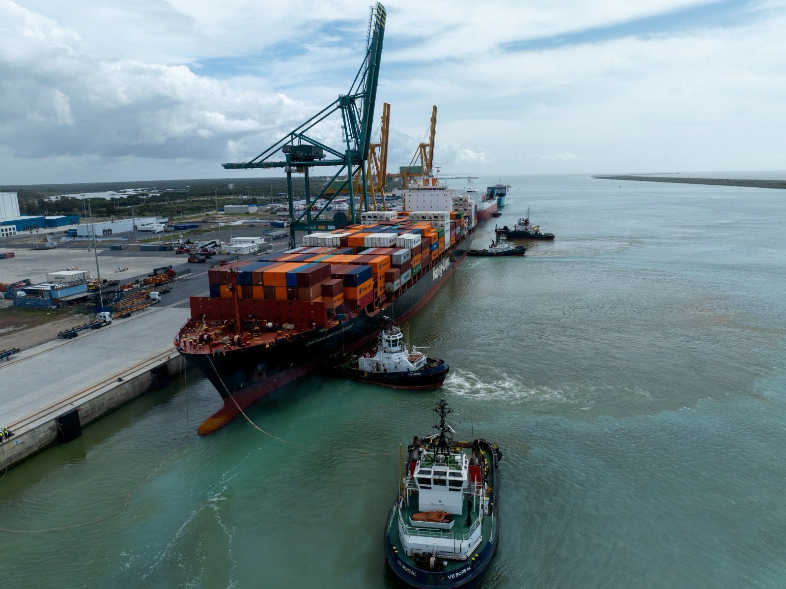 El Puerto alcanza entre enero y febrero un volumen de tráfico de más de cinco millones de toneladas